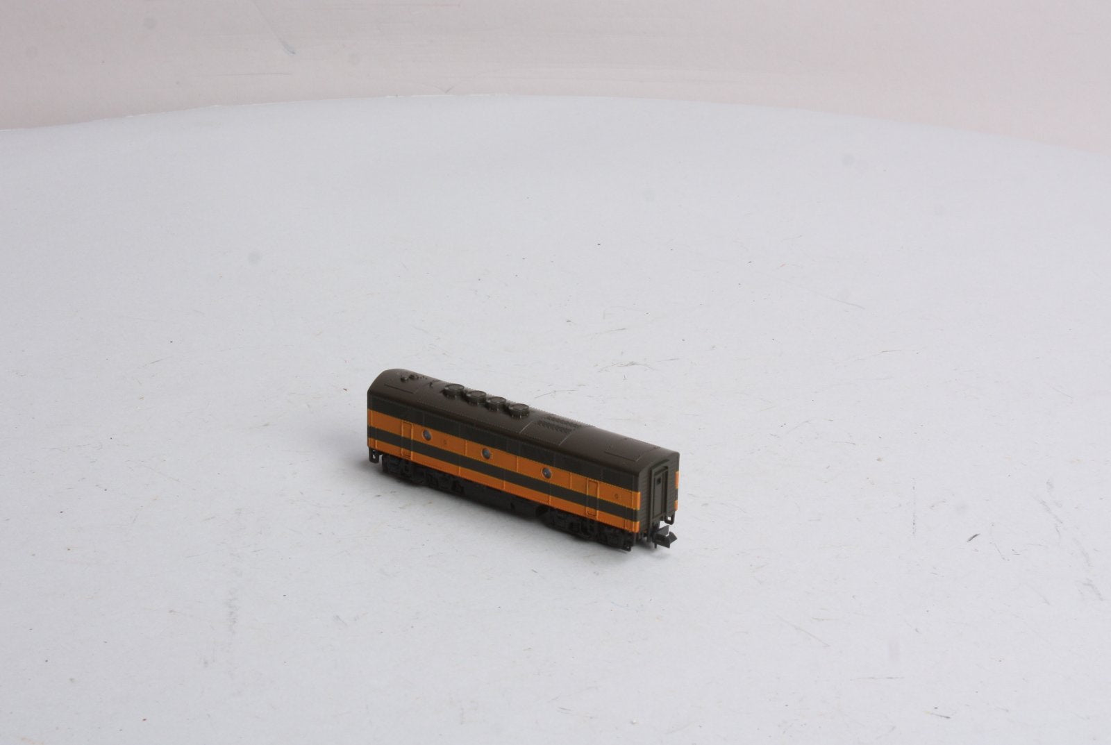 Kato 176-191 N Scale Great Northern F3B Powered Diesel Phase II LN/Box