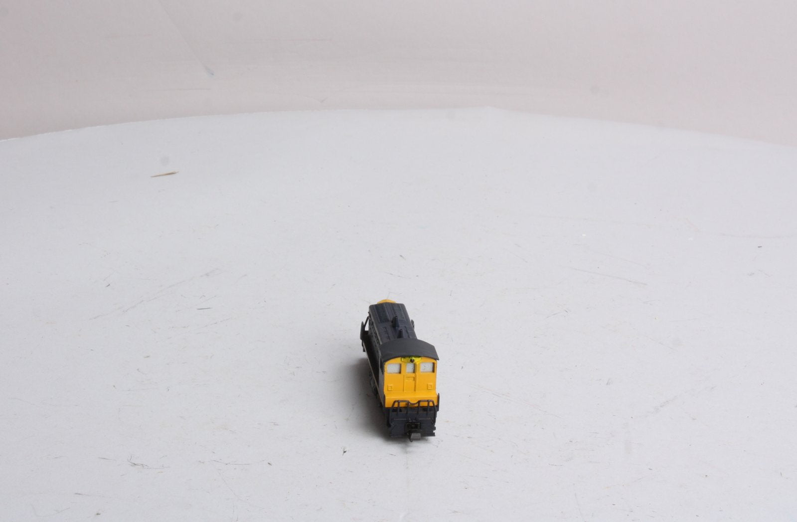 Atlas 4001 N Scale Santa Fe SW 1500 Non-Powered Diesel Locomotive LN/Box