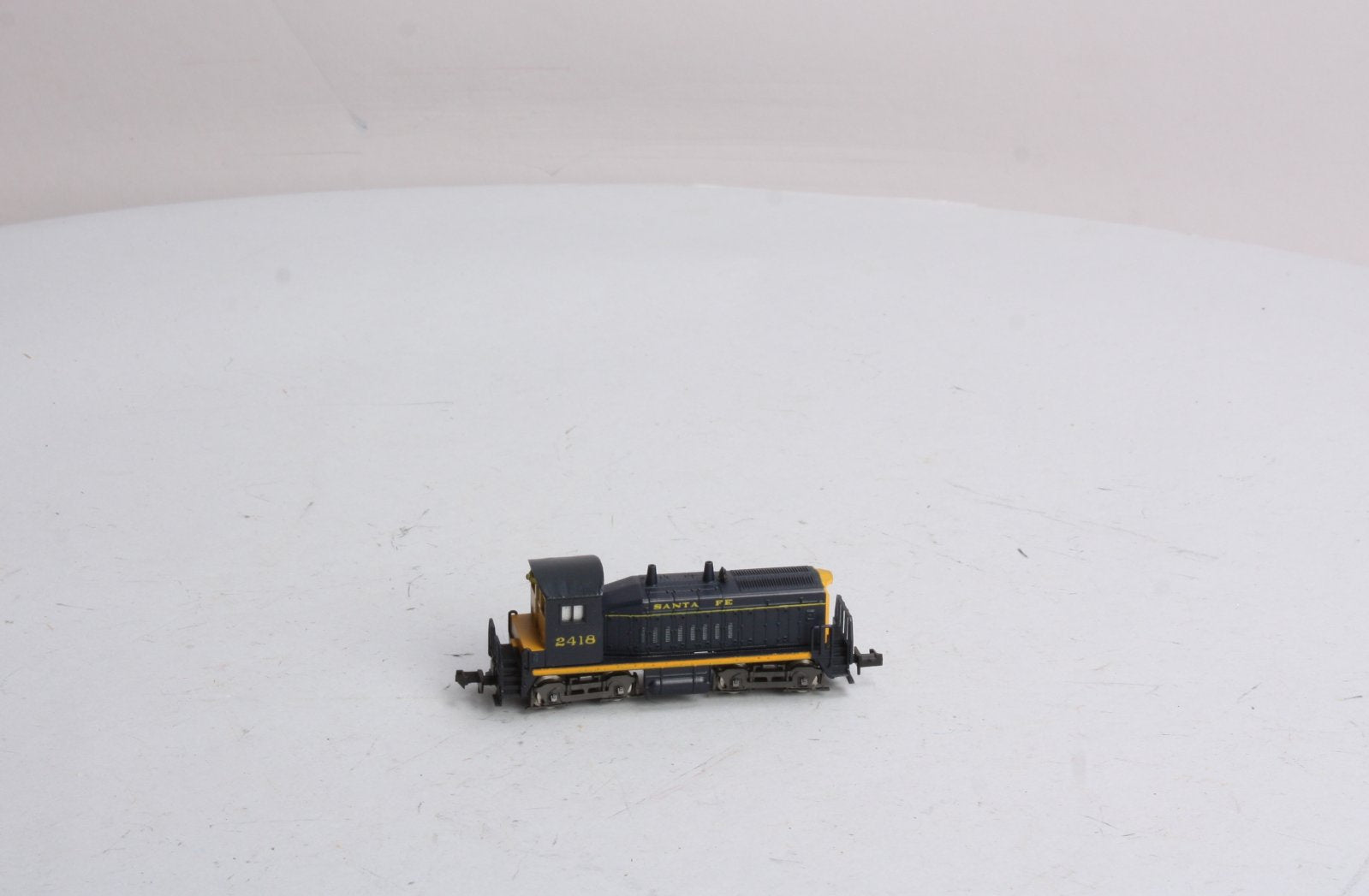 Atlas 4001 N Scale Santa Fe SW 1500 Non-Powered Diesel Locomotive LN/Box