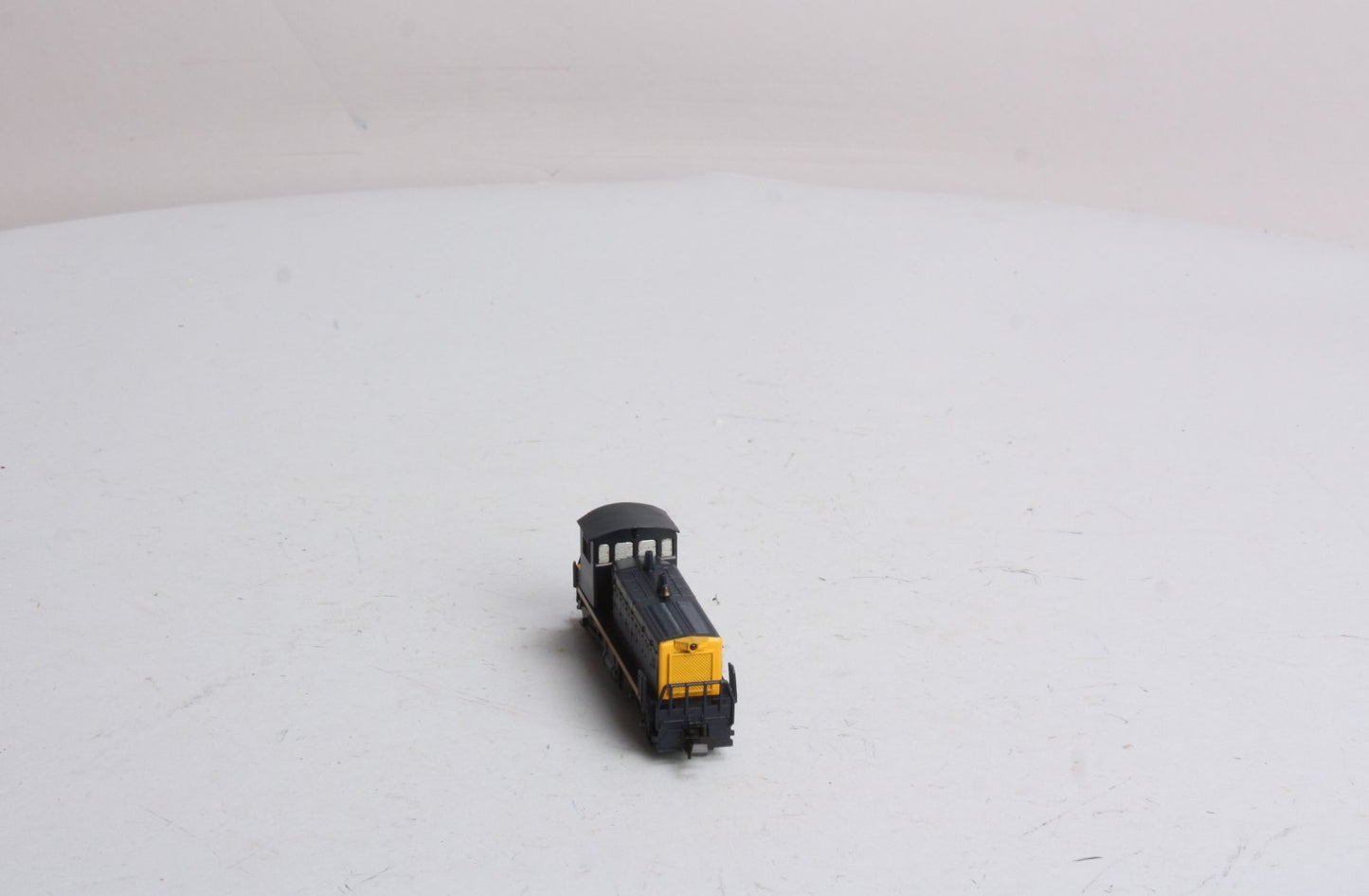 Atlas 4001 N Scale Santa Fe SW 1500 Non-Powered Diesel Locomotive LN/Box