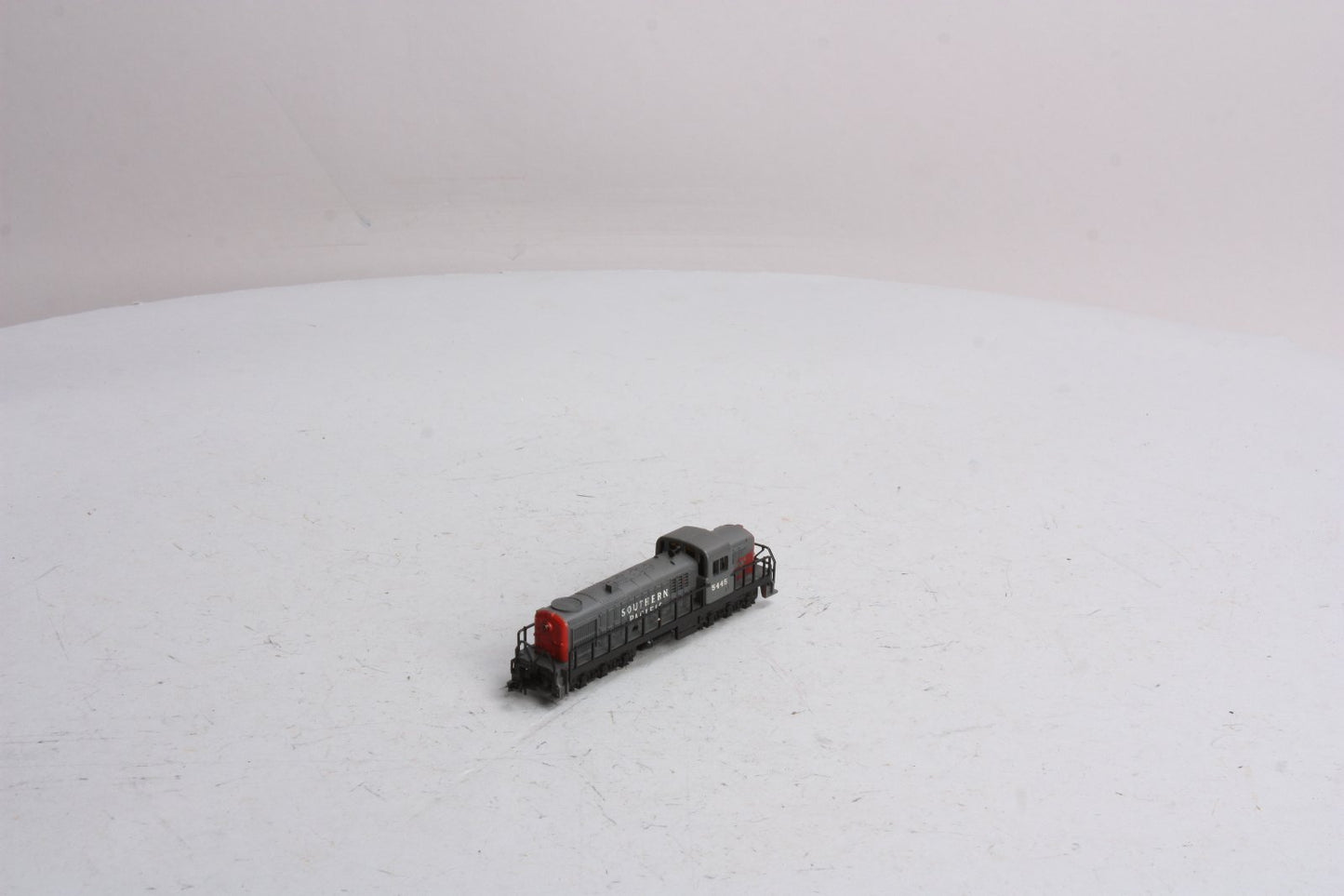 Atlas 2155 N Scale Southern Pacific RSC-2 Diesel Locomotive #5445 EX/Box
