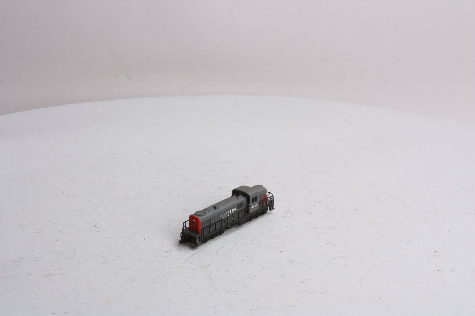 Atlas 2155 N Scale Southern Pacific RSC-2 Diesel Locomotive #5445 EX/Box