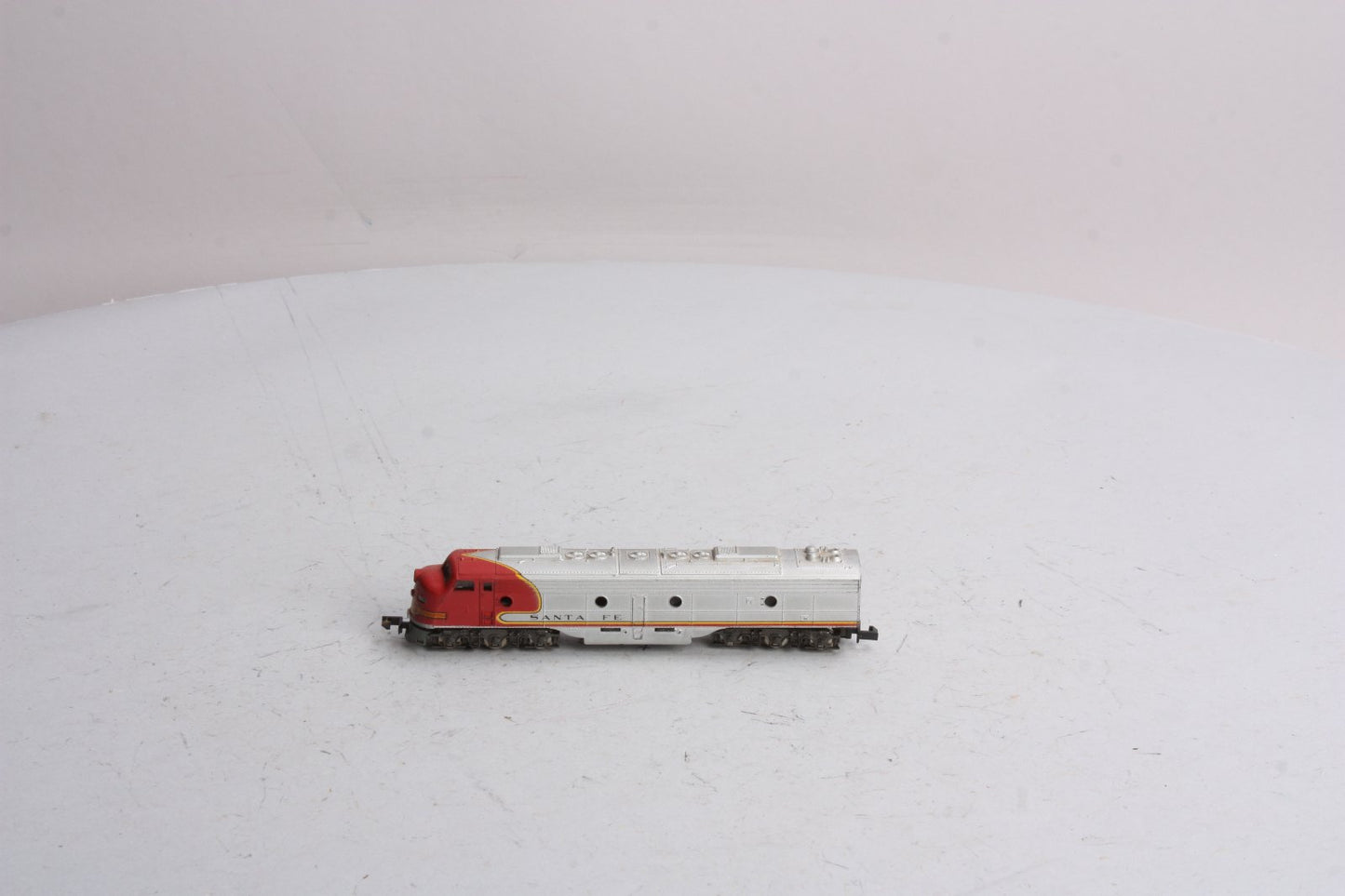 Atlas 2121 N Scale Santa Fe EMD E8 Diesel Locomotive EX