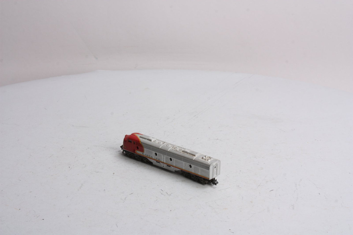 Atlas 2121 N Scale Santa Fe EMD E8 Diesel Locomotive EX