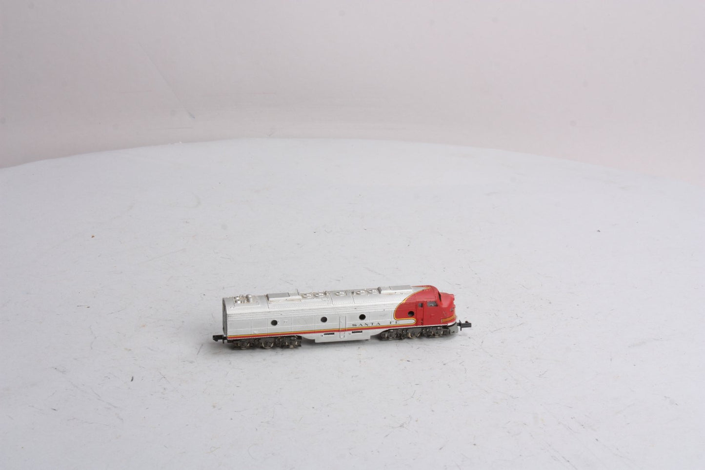 Atlas 2121 N Scale Santa Fe EMD E8 Diesel Locomotive EX