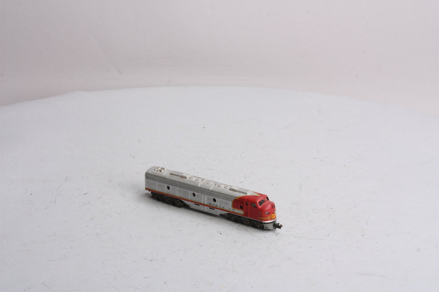 Atlas 2121 N Scale Santa Fe EMD E8 Diesel Locomotive EX