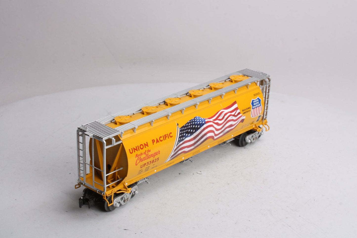 Lionel 6-58599 O Gauge Union Pacific Cylindrical Hopper LCCA Car #33825 LN/Box