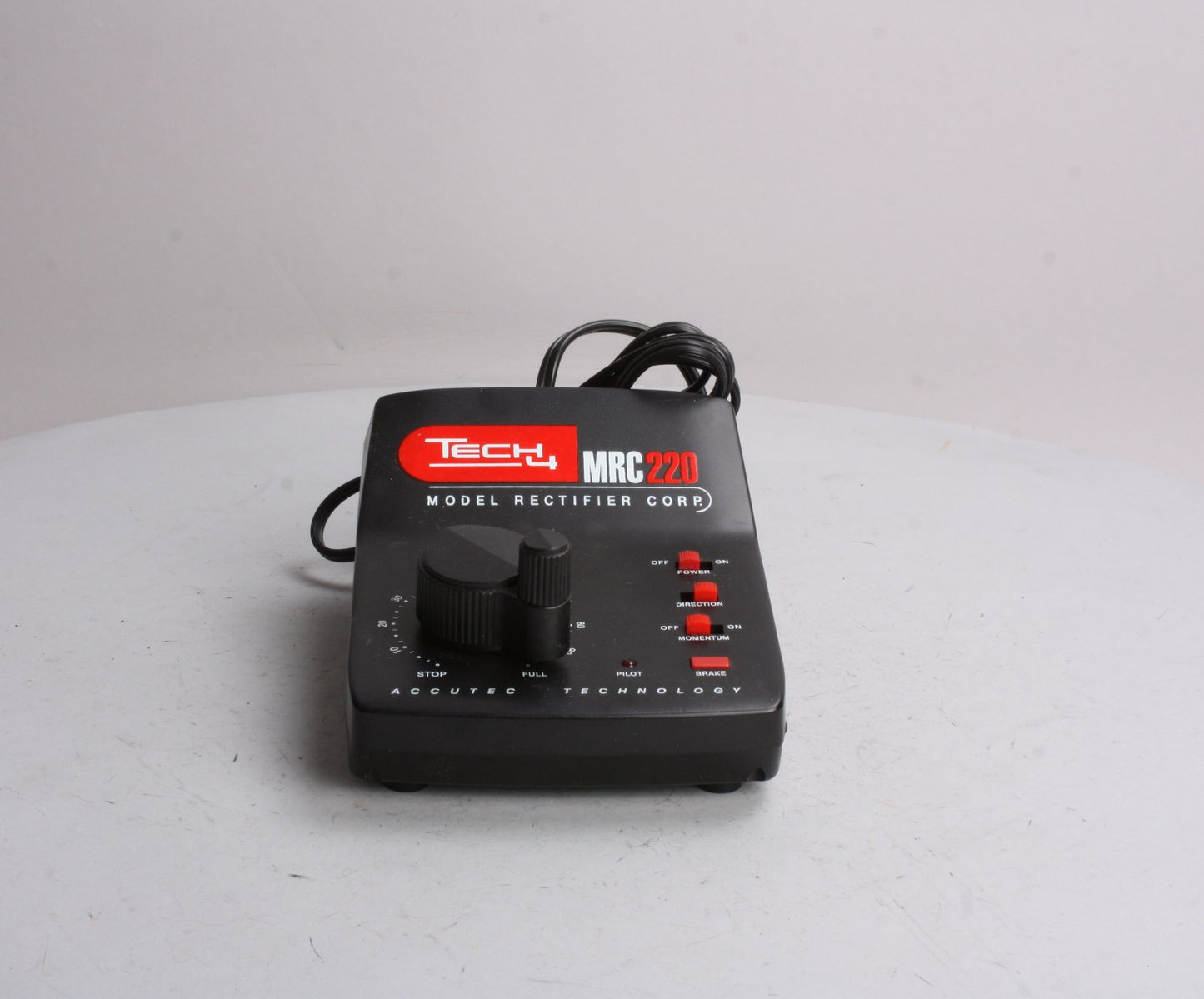 MRC AB121 HO Tech 4 220 with 16VA with Momentum