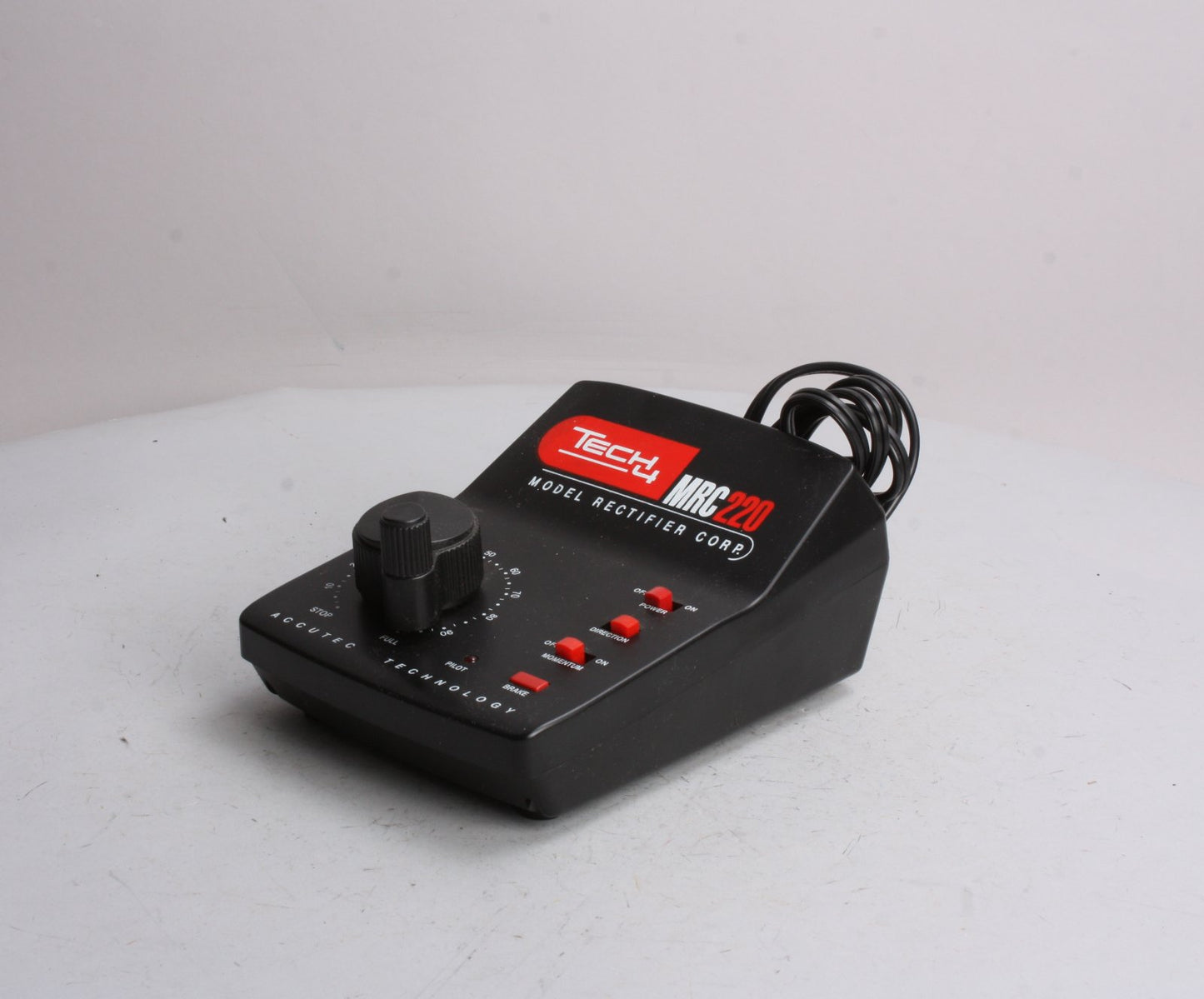MRC AB121 HO Tech 4 220 with 16VA with Momentum