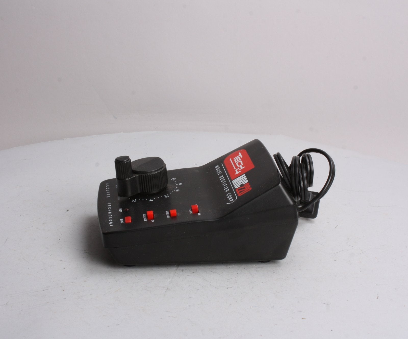 MRC AB121 HO Tech 4 220 with 16VA with Momentum
