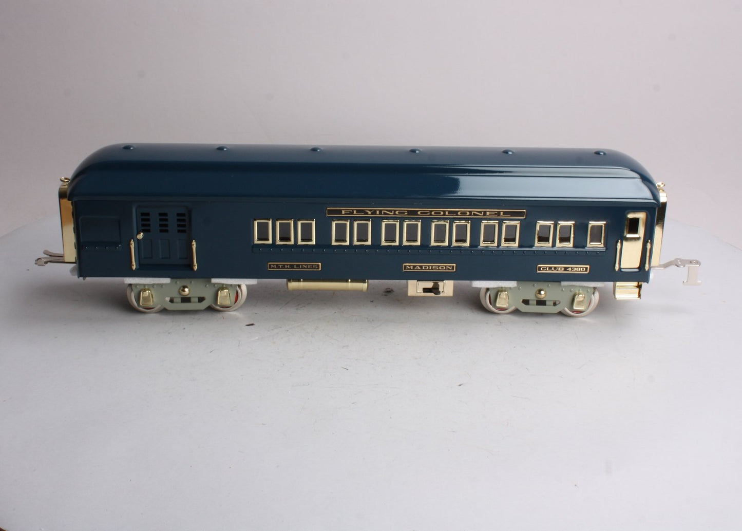MTH 10-1196-B Standard Gauge Flying Colonel "Madison" Club Car #4380 LN/Box