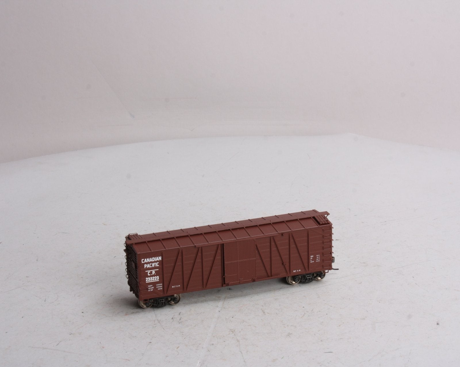 InterMountain 452604-7 HO Canadian Pacific Tichy Single Sheathed Boxcar #233223 EX/Box