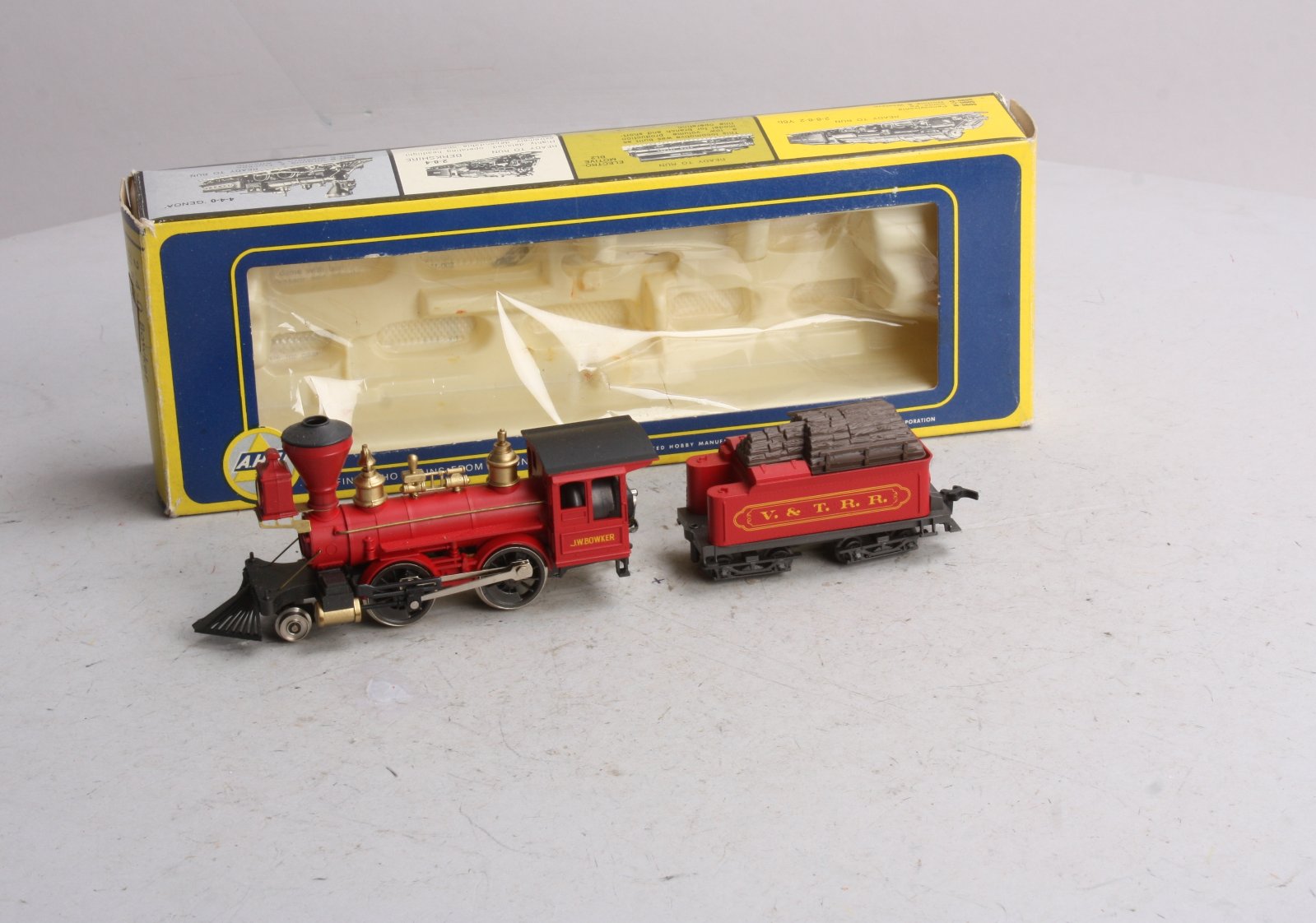AHM 5072 HO Scale V&TRR 2-4-0 Steam Locomotive & Tender LN/Box