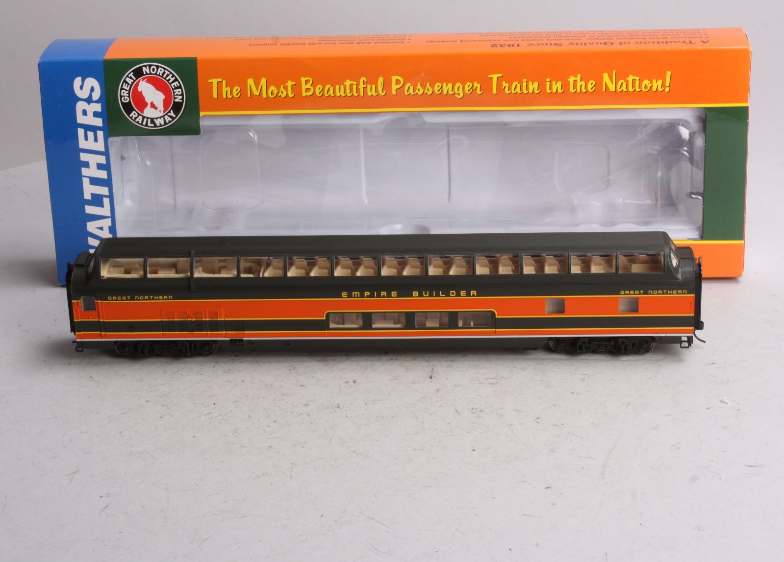 Walthers 932-9040 HO Great Northern Empire Builder Budd Great Dome View Lounge LN/Box