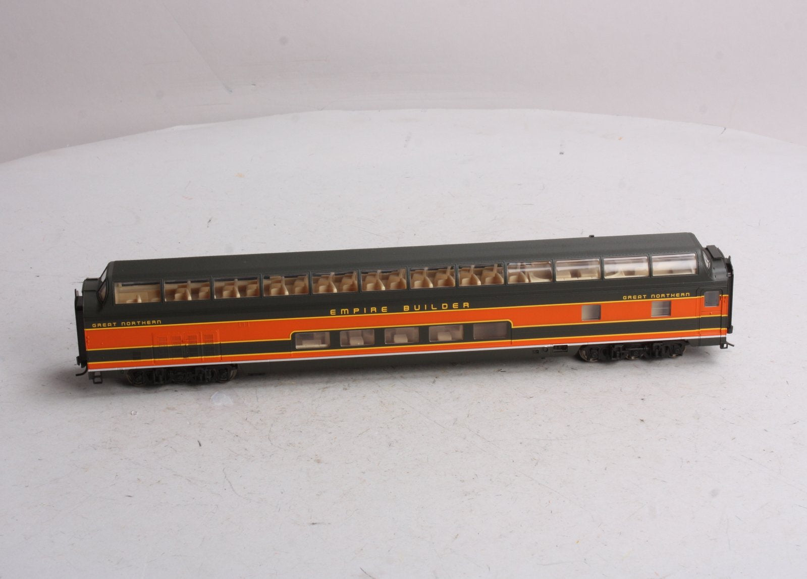 Walthers 932-9040 HO Great Northern Empire Builder Budd Great Dome View Lounge LN/Box
