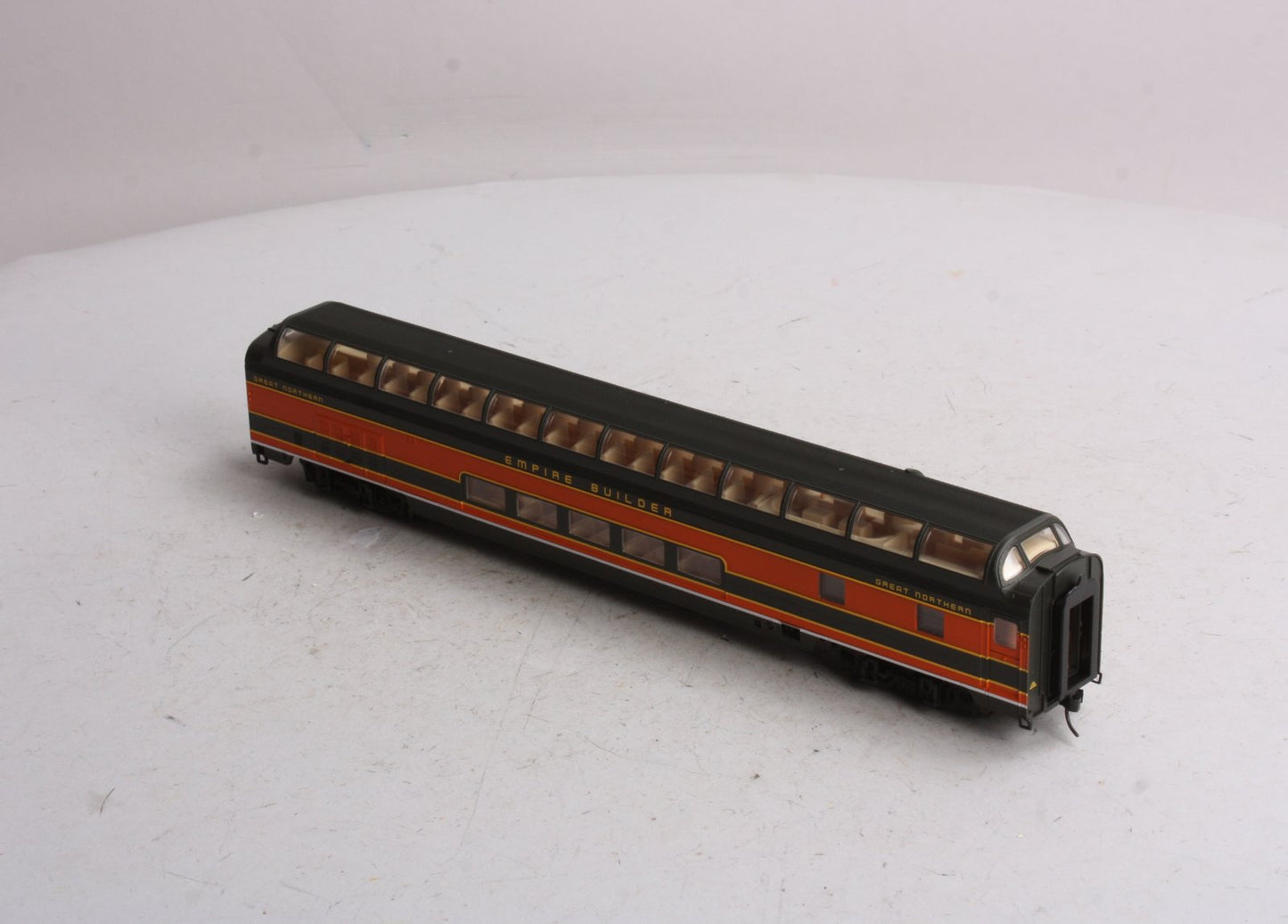 Walthers 932-9040 HO Great Northern Empire Builder Budd Great Dome View Lounge LN/Box