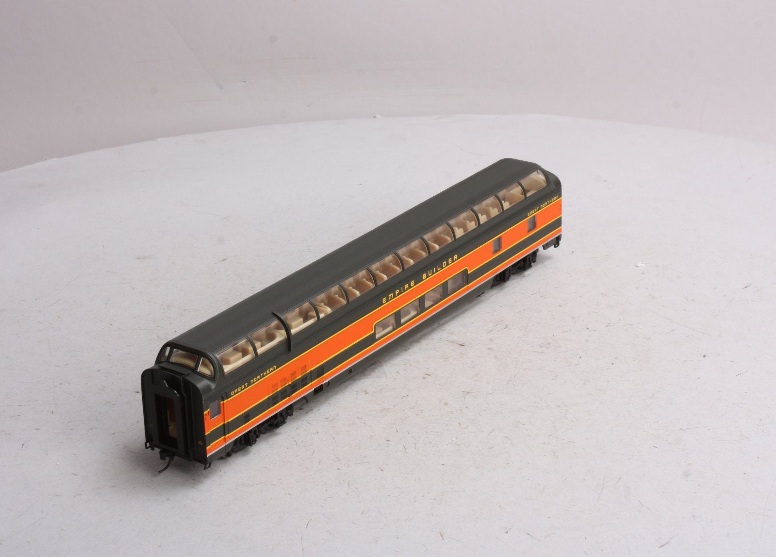 Walthers 932-9040 HO Great Northern Empire Builder Budd Great Dome View Lounge LN/Box