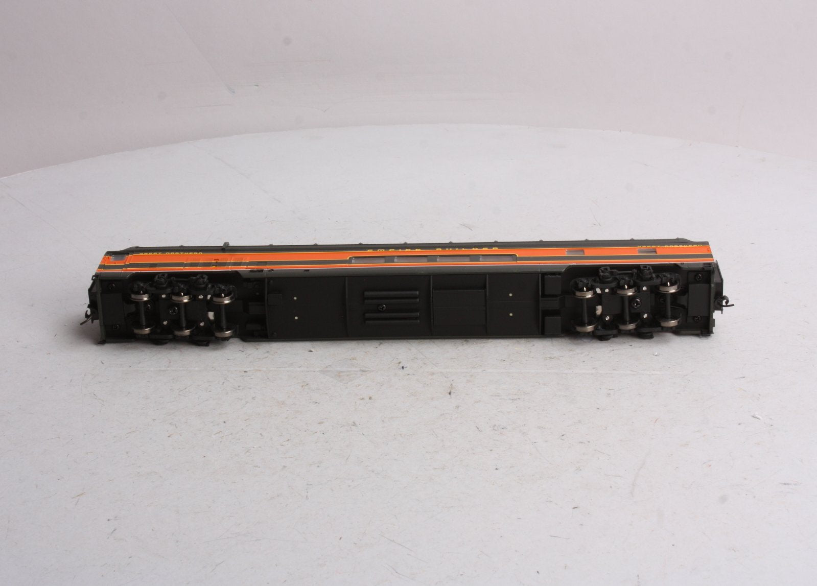 Walthers 932-9040 HO Great Northern Empire Builder Budd Great Dome View Lounge LN/Box