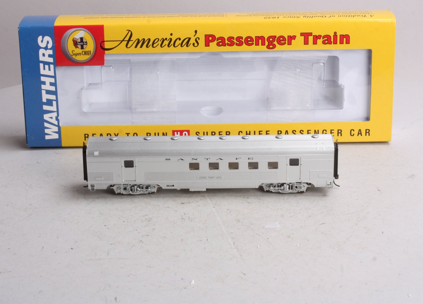 Walthers 932-9007 HO Scale Santa Fe Super Chief Budd 63' Railway Post Office LN/Box