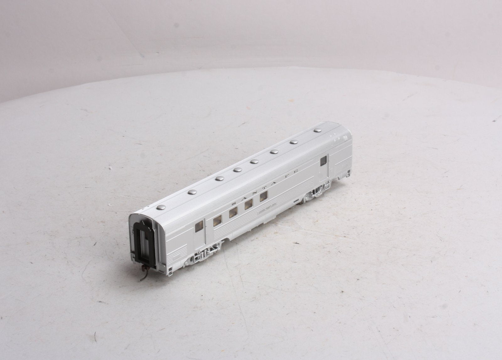 Walthers 932-9007 HO Scale Santa Fe Super Chief Budd 63' Railway Post Office LN/Box