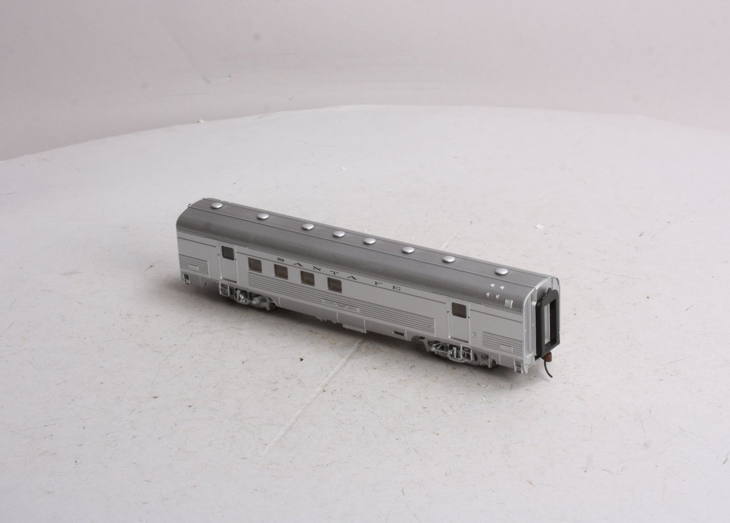 Walthers 932-9007 HO Scale Santa Fe Super Chief Budd 63' Railway Post Office LN/Box