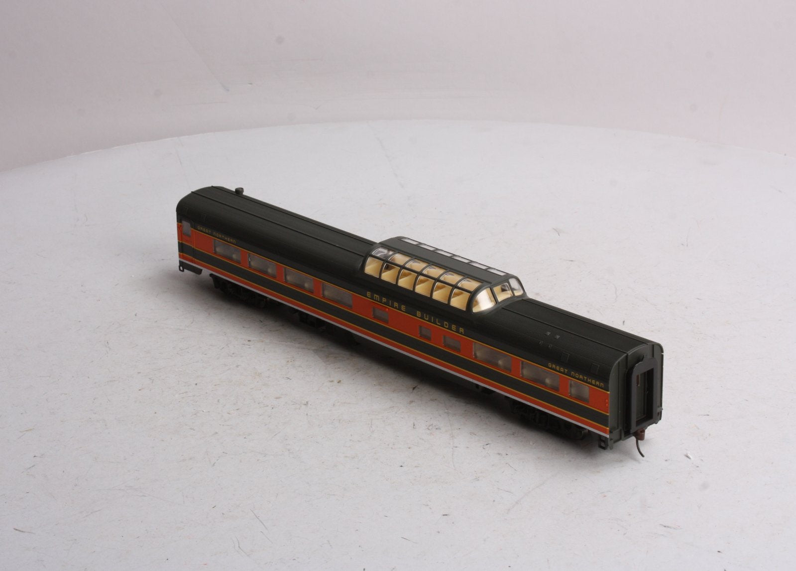 Walthers 932-9039 HO Great Northern Empire Builder Budd 48-Seat Vista Dome Coach NIB