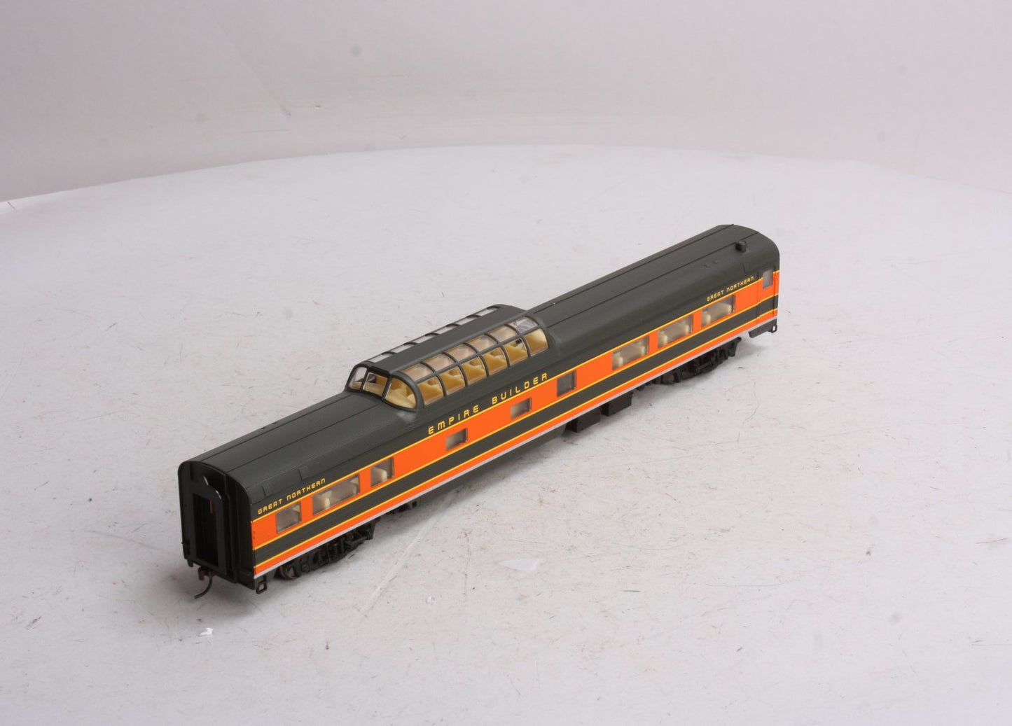 Walthers 932-9039 HO Great Northern Empire Builder Budd 48-Seat Vista Dome Coach NIB