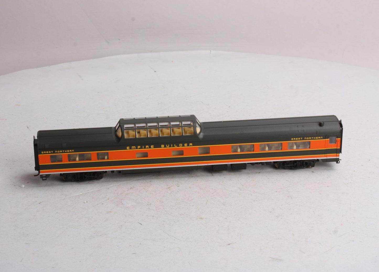 Walthers 932-9039 HO Great Northern Empire Builder Budd 48-Seat Vista Dome Coach NIB