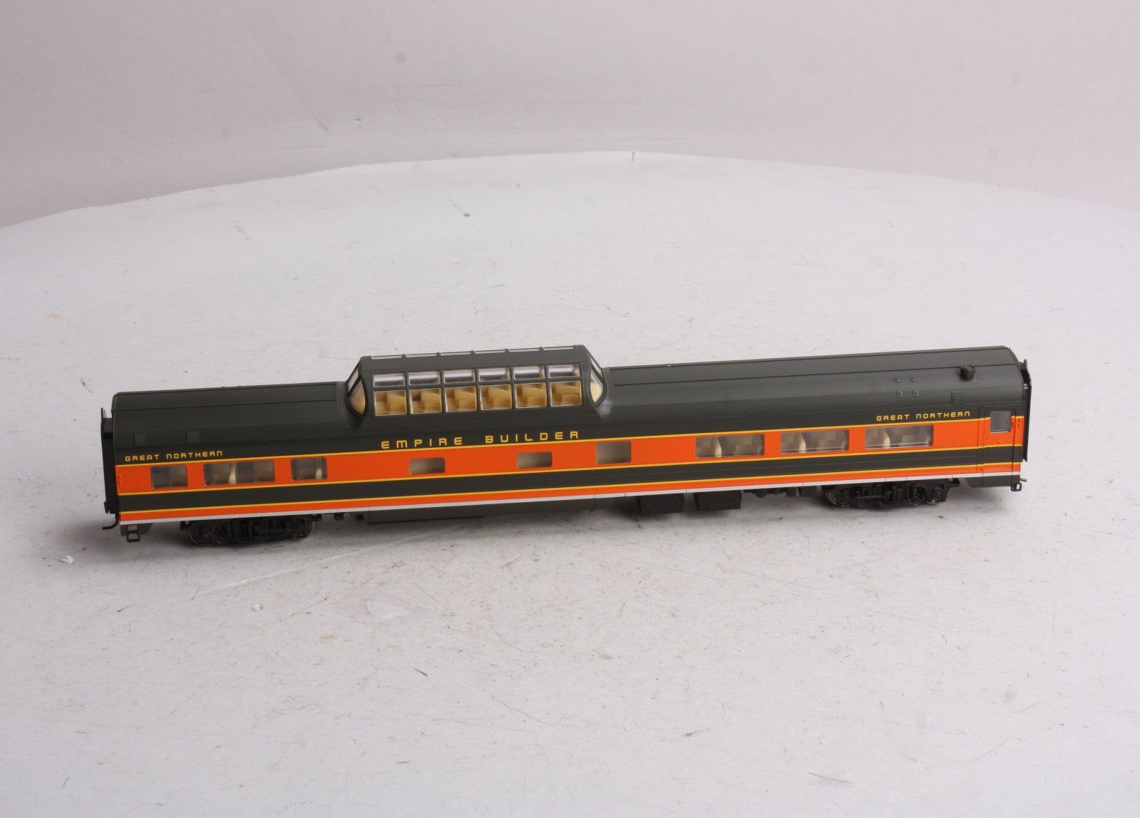 Walthers 932-9039 HO Great Northern Empire Builder Budd 48-Seat Vista Dome Coach NIB