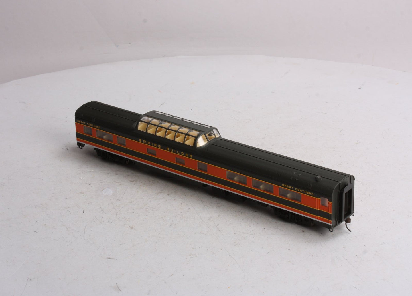 Walthers 932-9039 HO Great Northern Empire Builder Budd 48-Seat Vista Dome Coach NIB