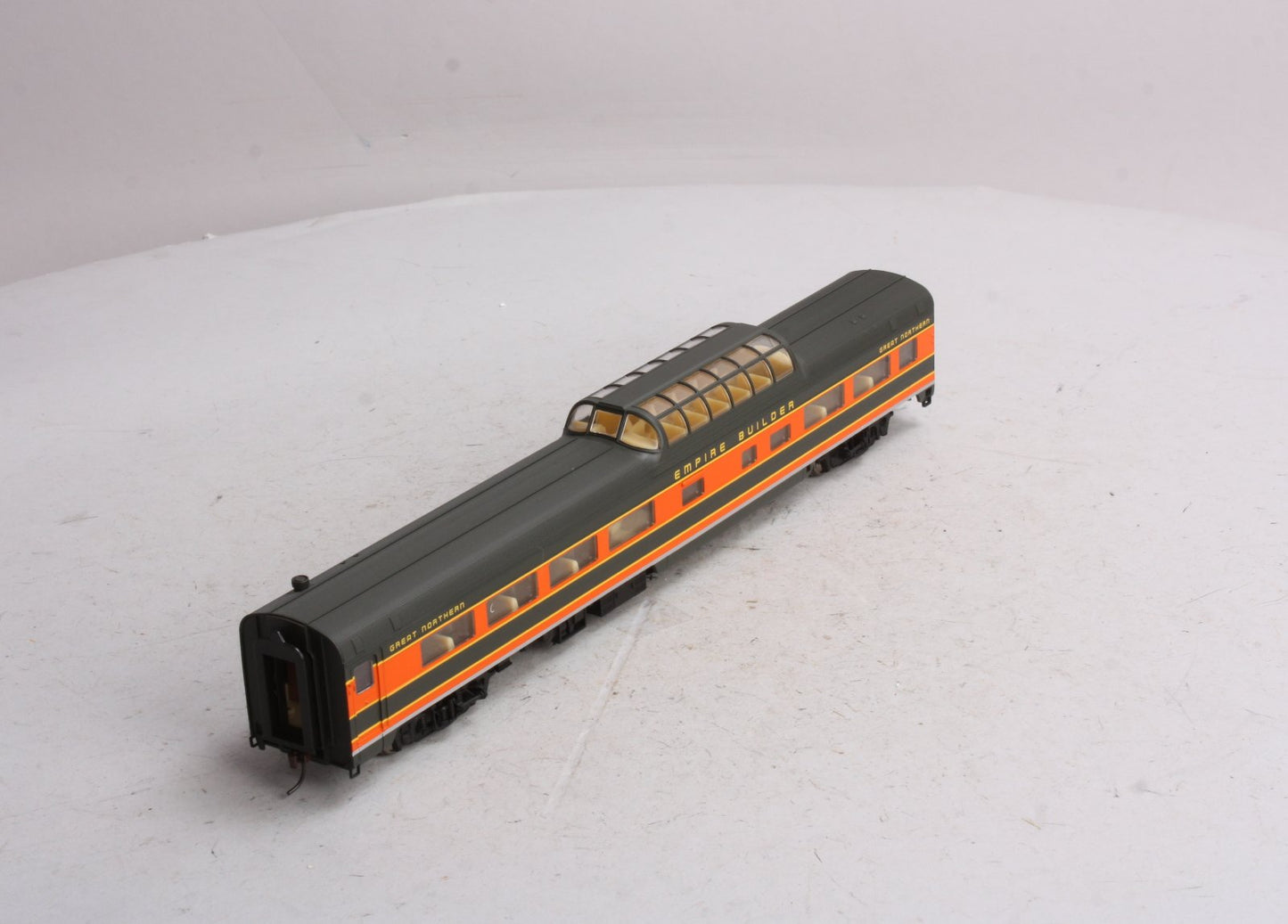 Walthers 932-9039 HO Great Northern Empire Builder Budd 48-Seat Vista Dome Coach NIB