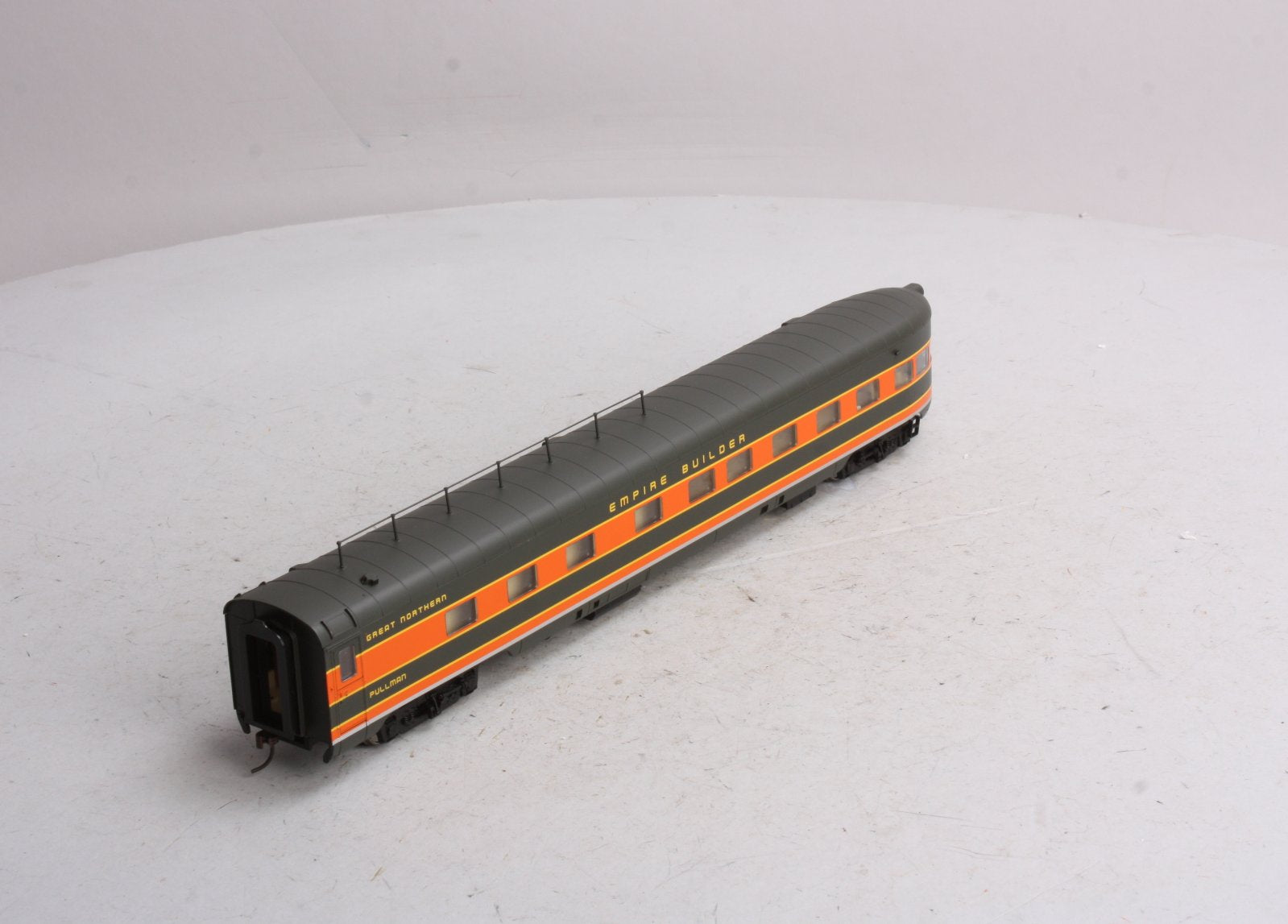 Walthers 932-9038 HO Great Northern Empire Builder 6-4-1 Lounge Observation NIB