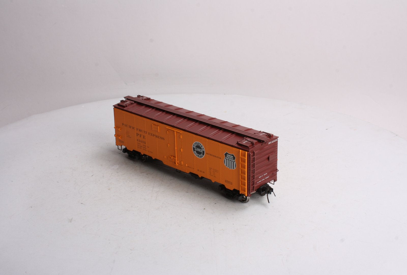 Atlas 9524-8 O Pacific Fruit Exprees 40' Steel Reefer Car #43455 (2-Rail) MT/Box