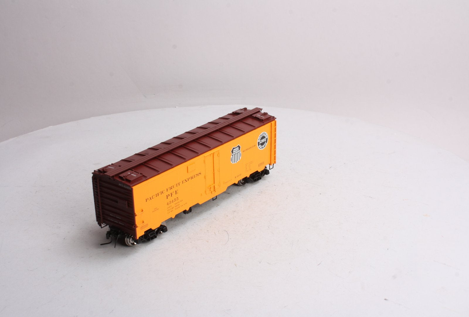 Atlas 9524-8 O Pacific Fruit Exprees 40' Steel Reefer Car #43455 (2-Rail) MT/Box