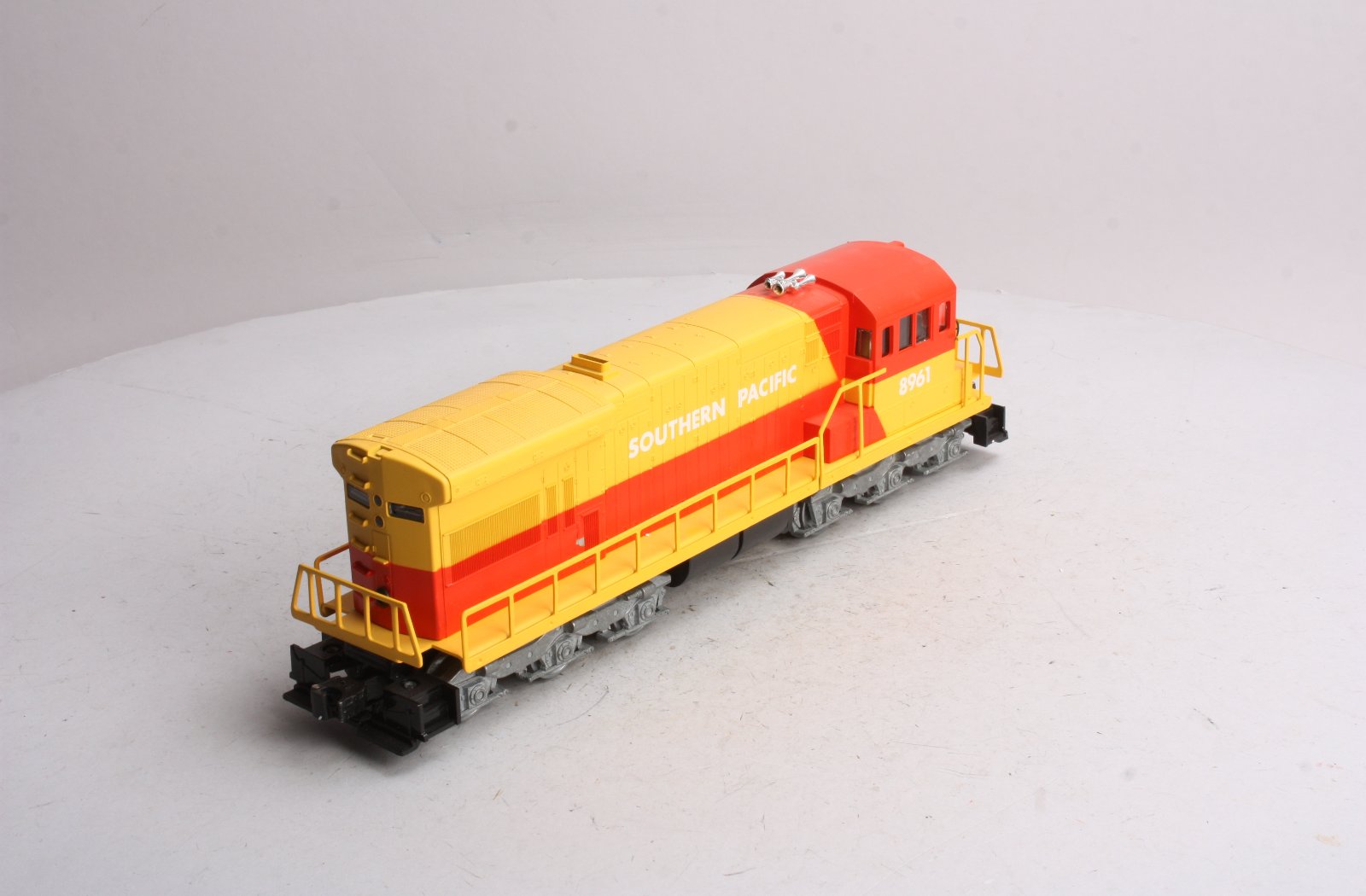 Lionel 6-8961 O Southern Pacific U36C Non-Powered Diesel Locomotive #8961 LN/Box