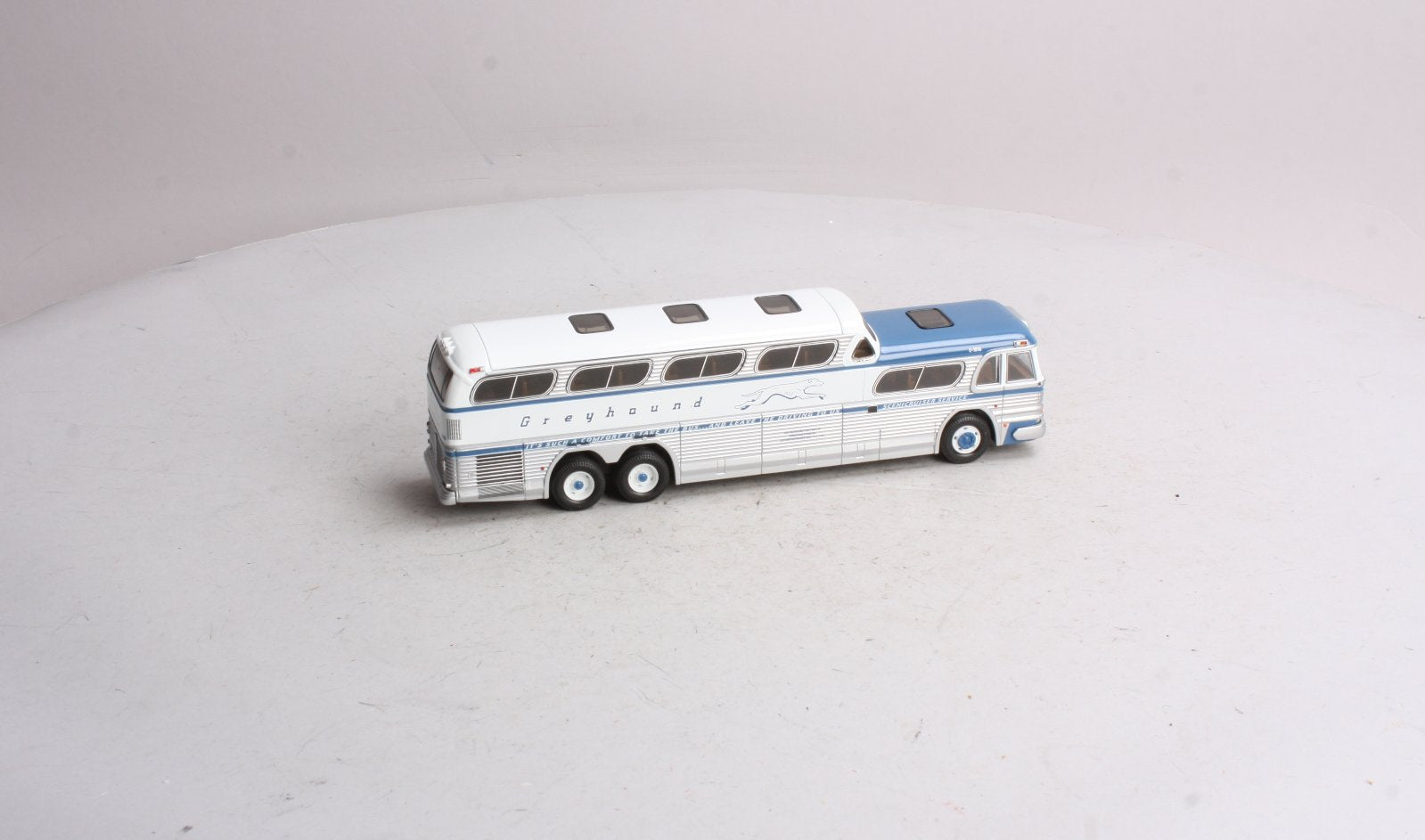 Corgi US54407 1:50 Greyhound Scenicruiser New York, NY Limited Edition Replica