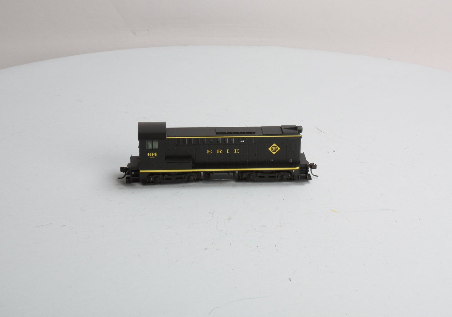 Stewart 4810 HO Erie Baldwin DS-4-4-1000 Diesel Locomotive #614 LN/Box