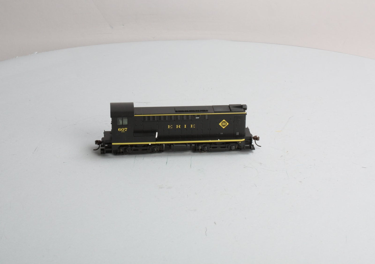 Stewart 4809 HO Erie Baldwin DS-4-4-1000 Diesel Locomotive #607 LN/Box