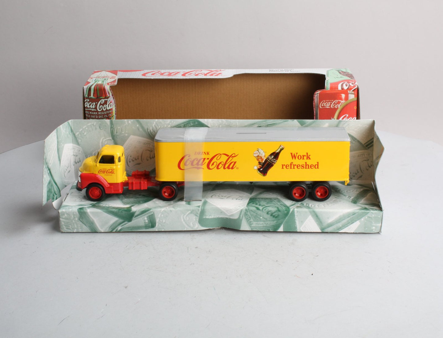 Coca-Cola 27223 1:43 1950 Coca-Cola Cab & Trailer Bank