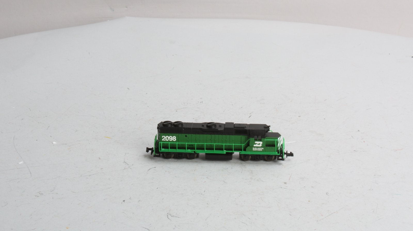 Life Like 7841 N Burlington Northern GP38 Diesel Locomotive #2098