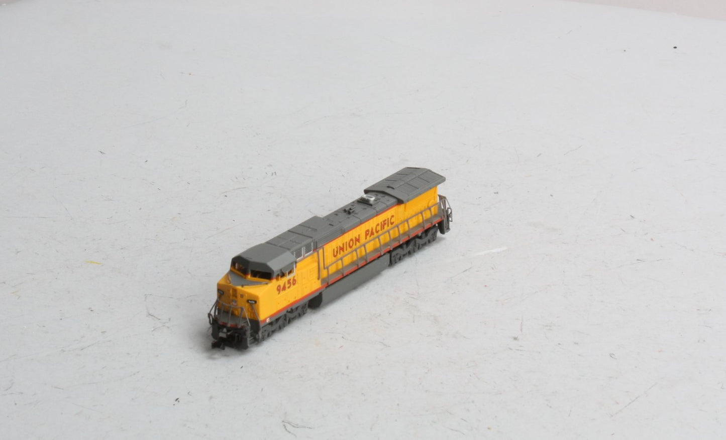 Spectrum 86057 N Scale Union Pacific GE Dash 8-40CW Diesel Locomotive #9456 LN/Box