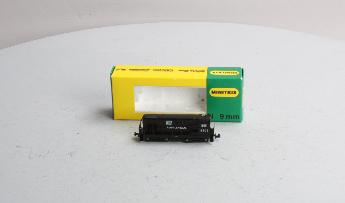 Minitrix 2003 N Scale Penn Central Diesel Locomotive #8303 LN/Box