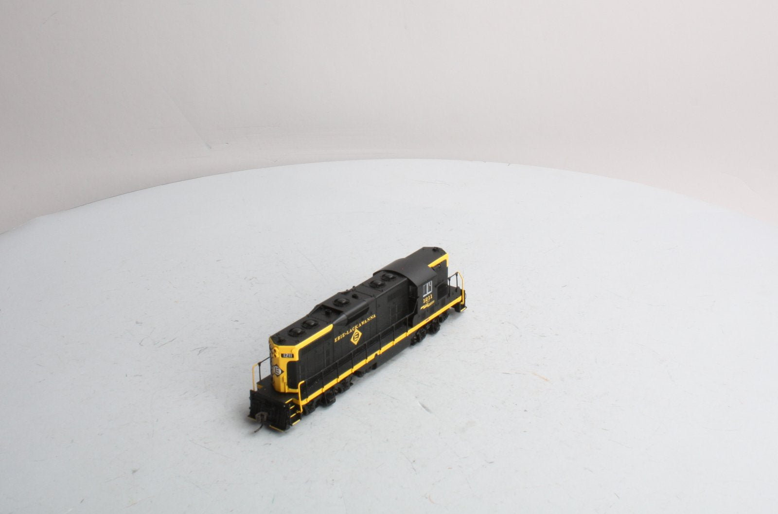 Atlas 8557 HO Erie Lackawanna EMD GP-7 Diesel Locomotive #1211 LN/Box