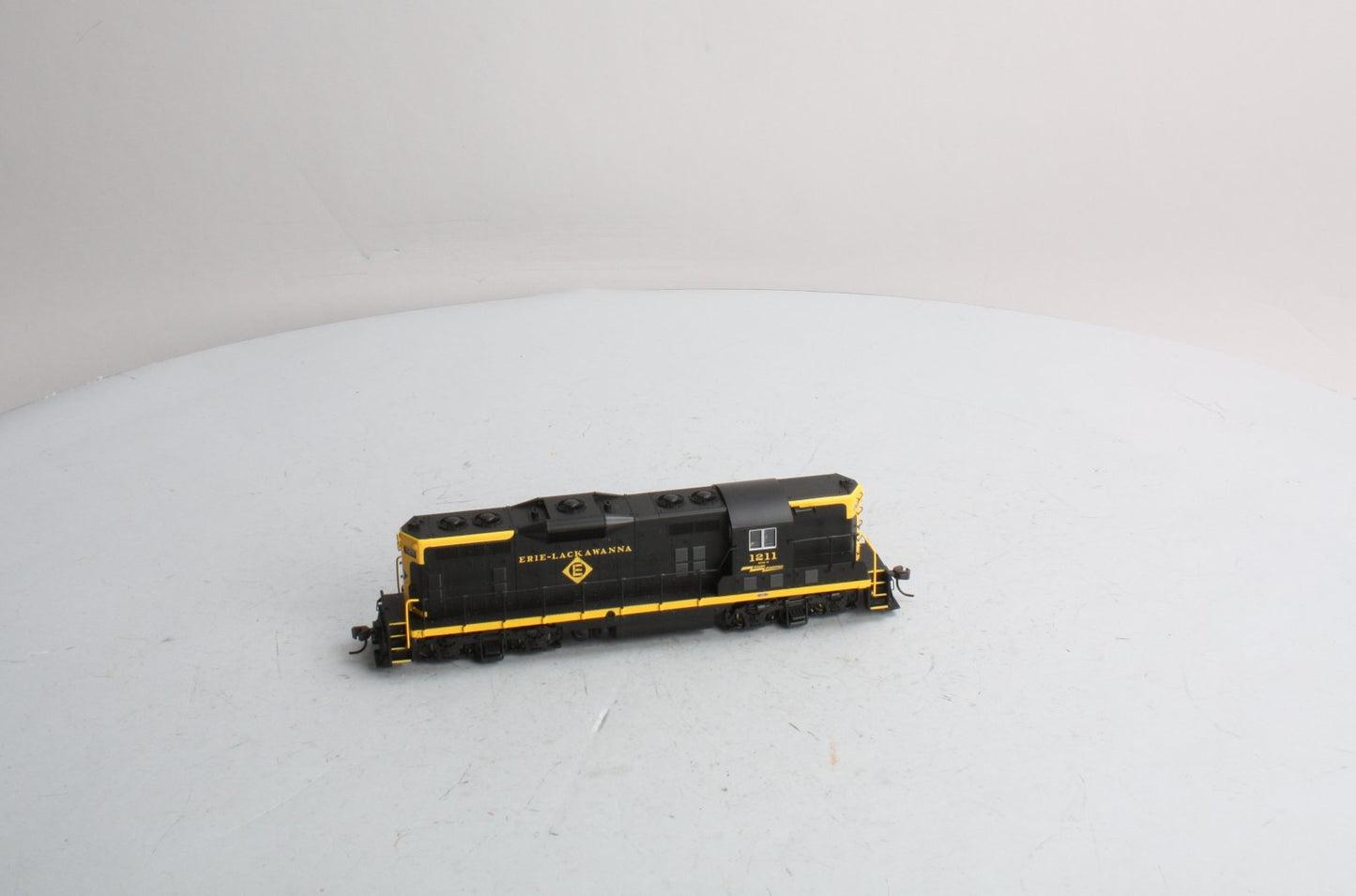 Atlas 8557 HO Erie Lackawanna EMD GP-7 Diesel Locomotive #1211 LN/Box