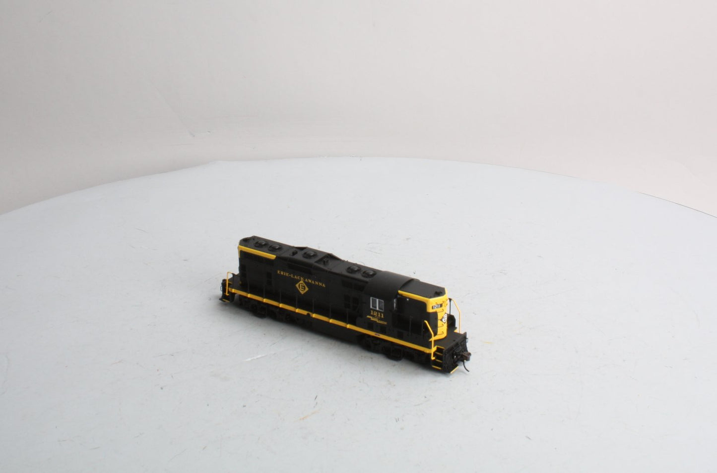 Atlas 8557 HO Erie Lackawanna EMD GP-7 Diesel Locomotive #1211 LN/Box