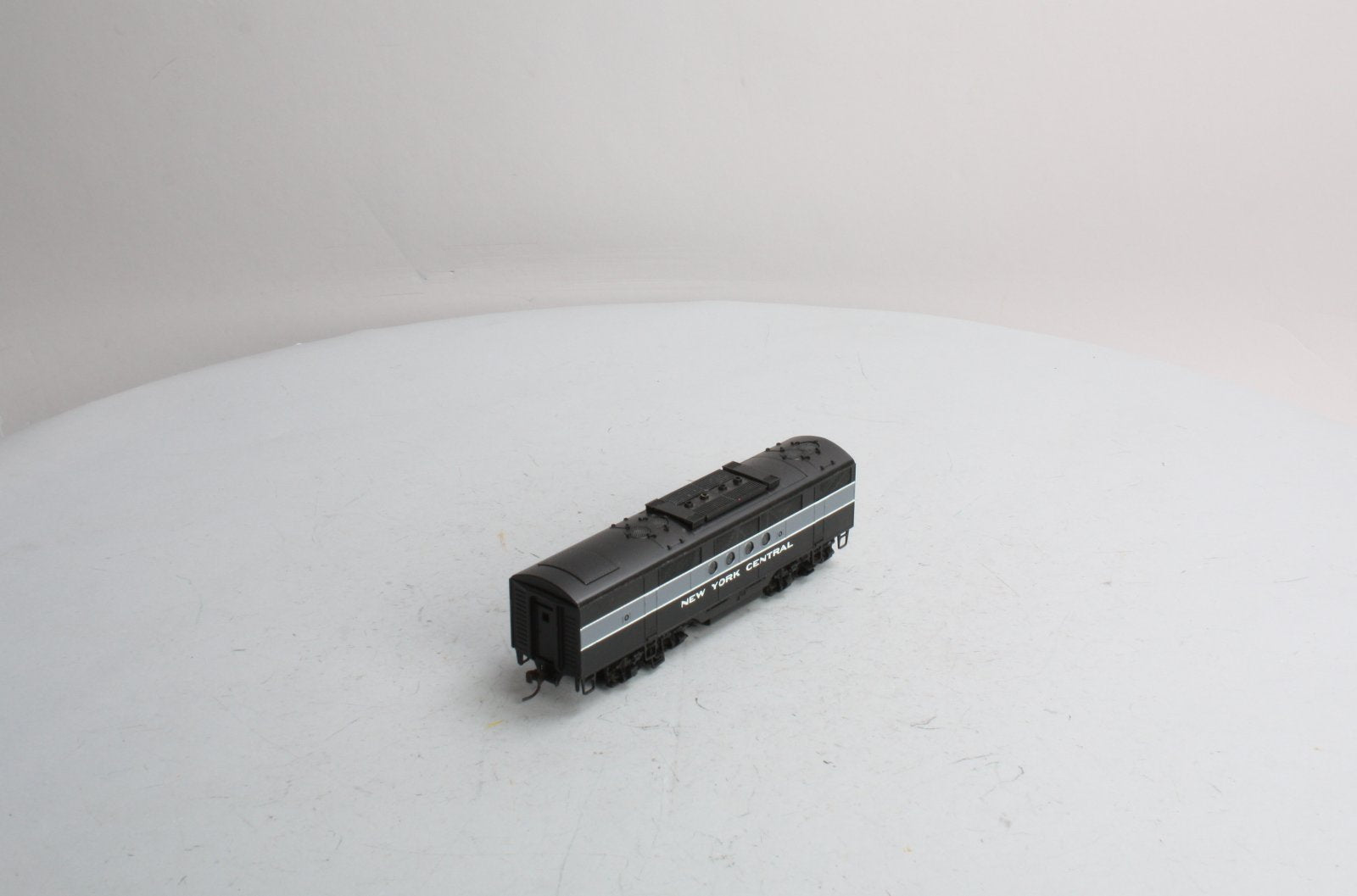 Stewart 5015 HO New York Central Diesel FTB Dummy Diesel Locomotive LN/Box