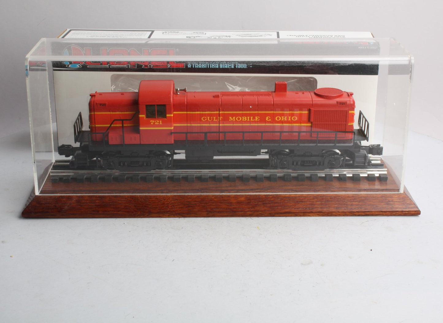 Lionel 6-18554 O Gauge GM&O RS-3 Diesel Locomotive #721 with Display Case MT/Box