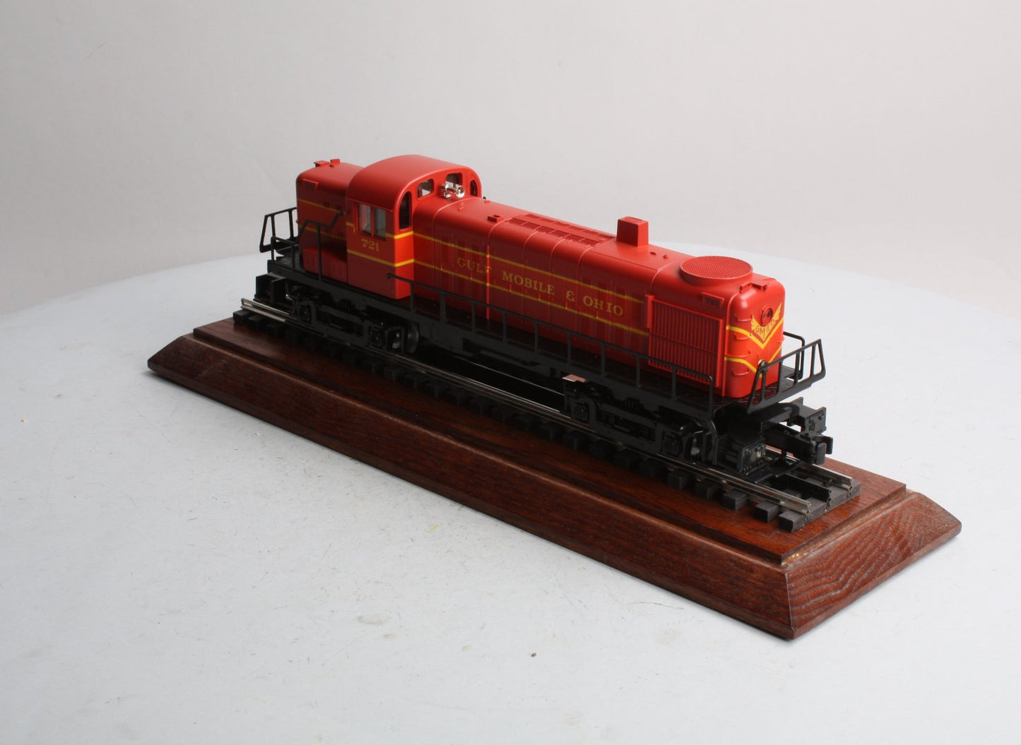 Lionel 6-18554 O Gauge GM&O RS-3 Diesel Locomotive #721 with Display Case MT/Box