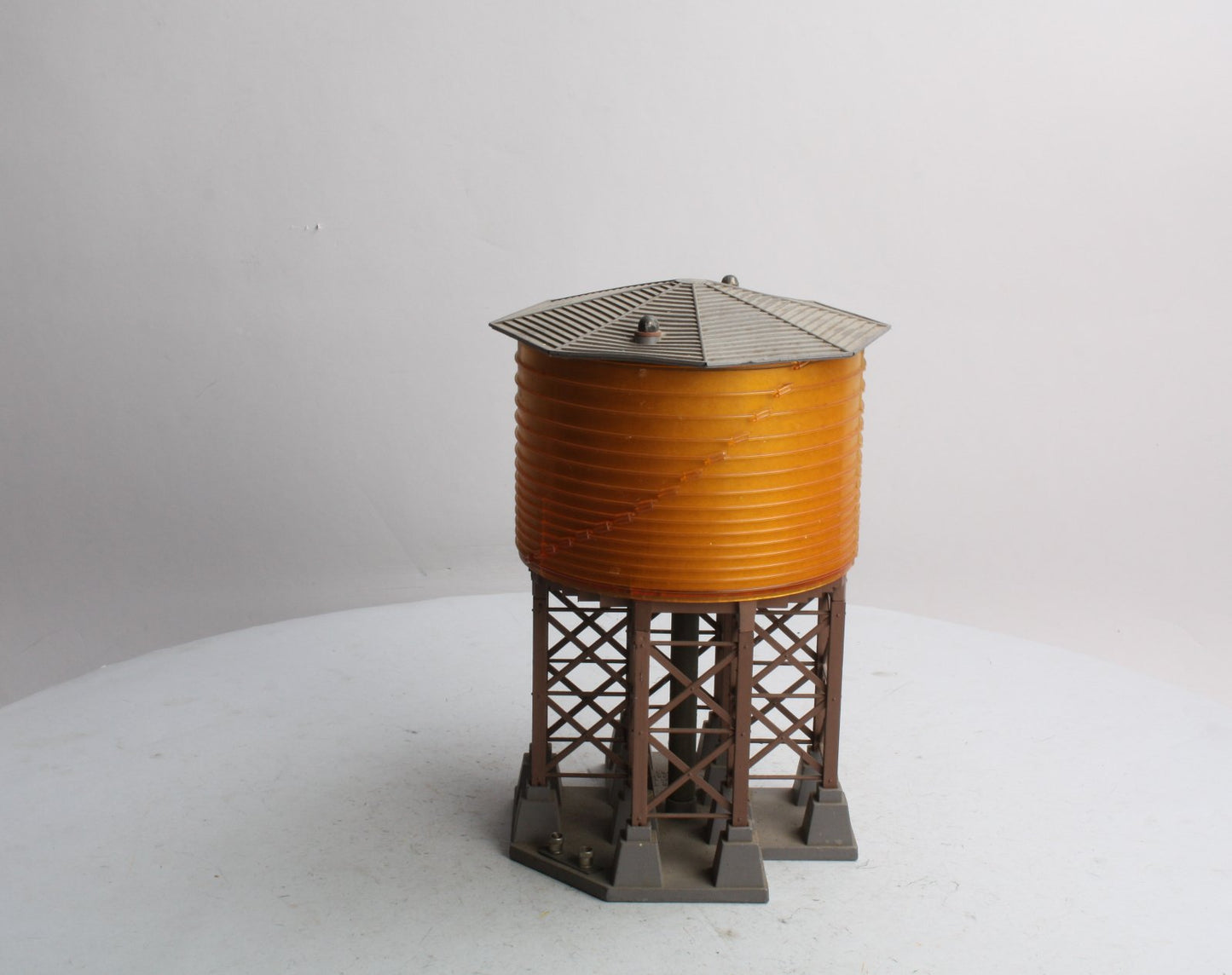 Lionel 30 Vintage O Operating Water Tower EX