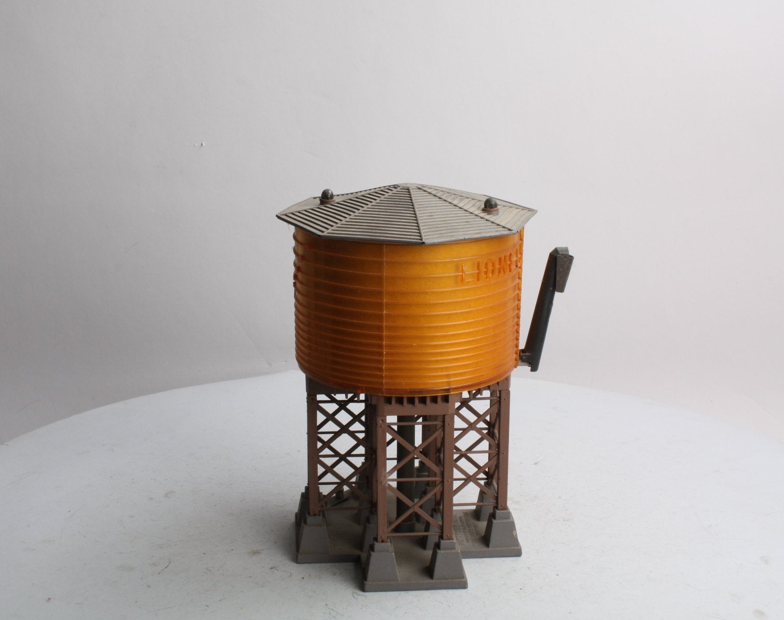 Lionel 30 Vintage O Operating Water Tower EX
